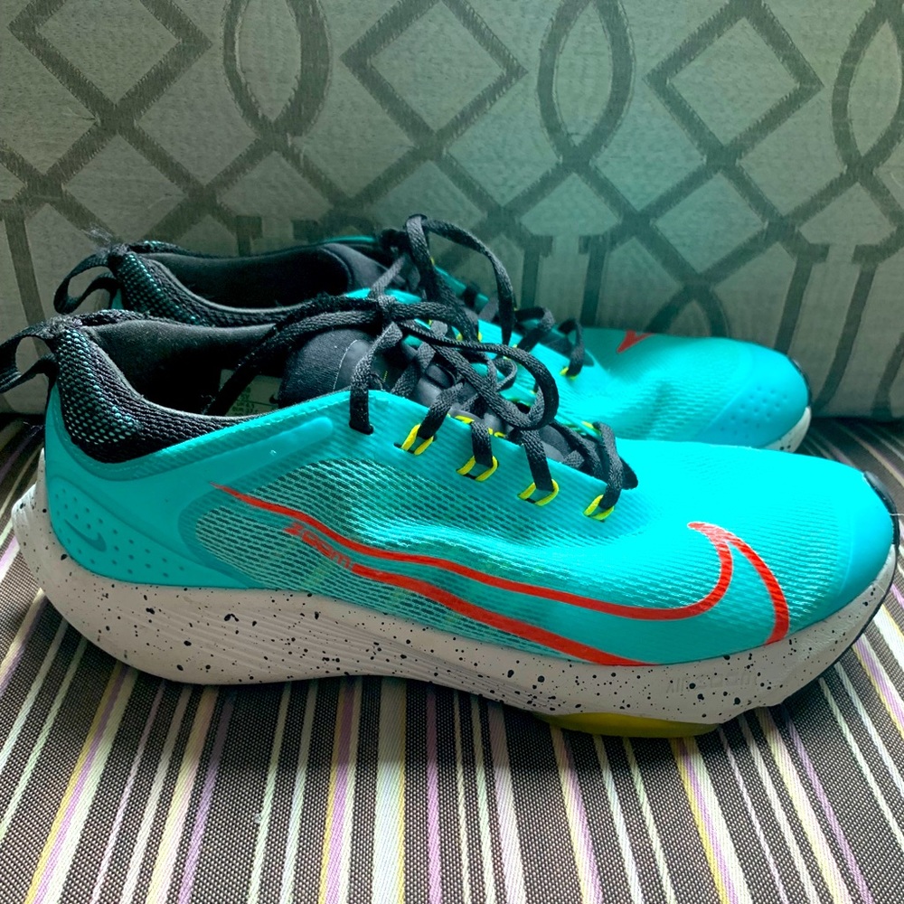 Kids Nike Air Zoom Speed Shoes US Sz 5 - Unisex